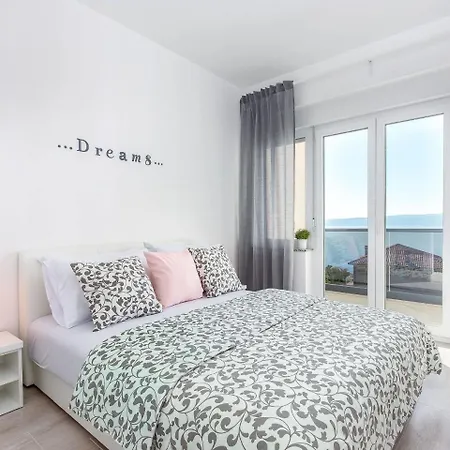 In Croatia Near The Sea Villa